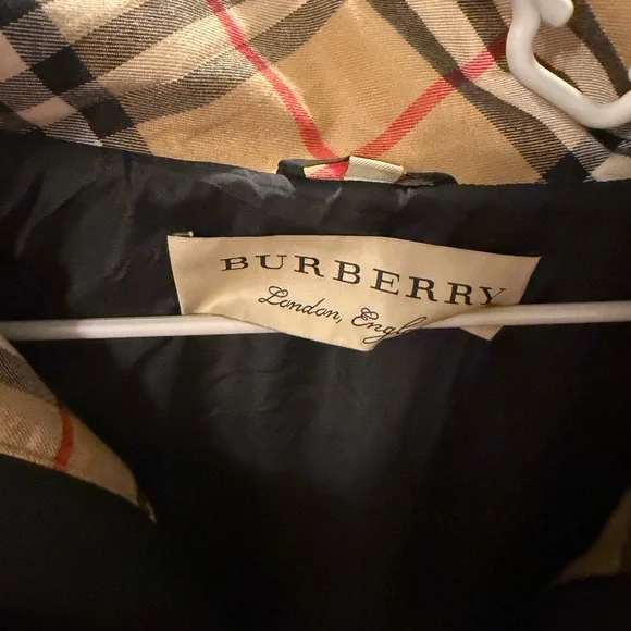 Burberry Black light weight jacket with Check Lining - Picture 4 of 5